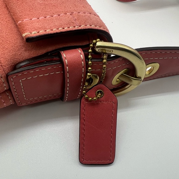 COACH 8A18 VINTAGE Y2K Soho Demi Flap Salmon Pink Suede Shoulder Baguette Bag - Picture 12 of 17